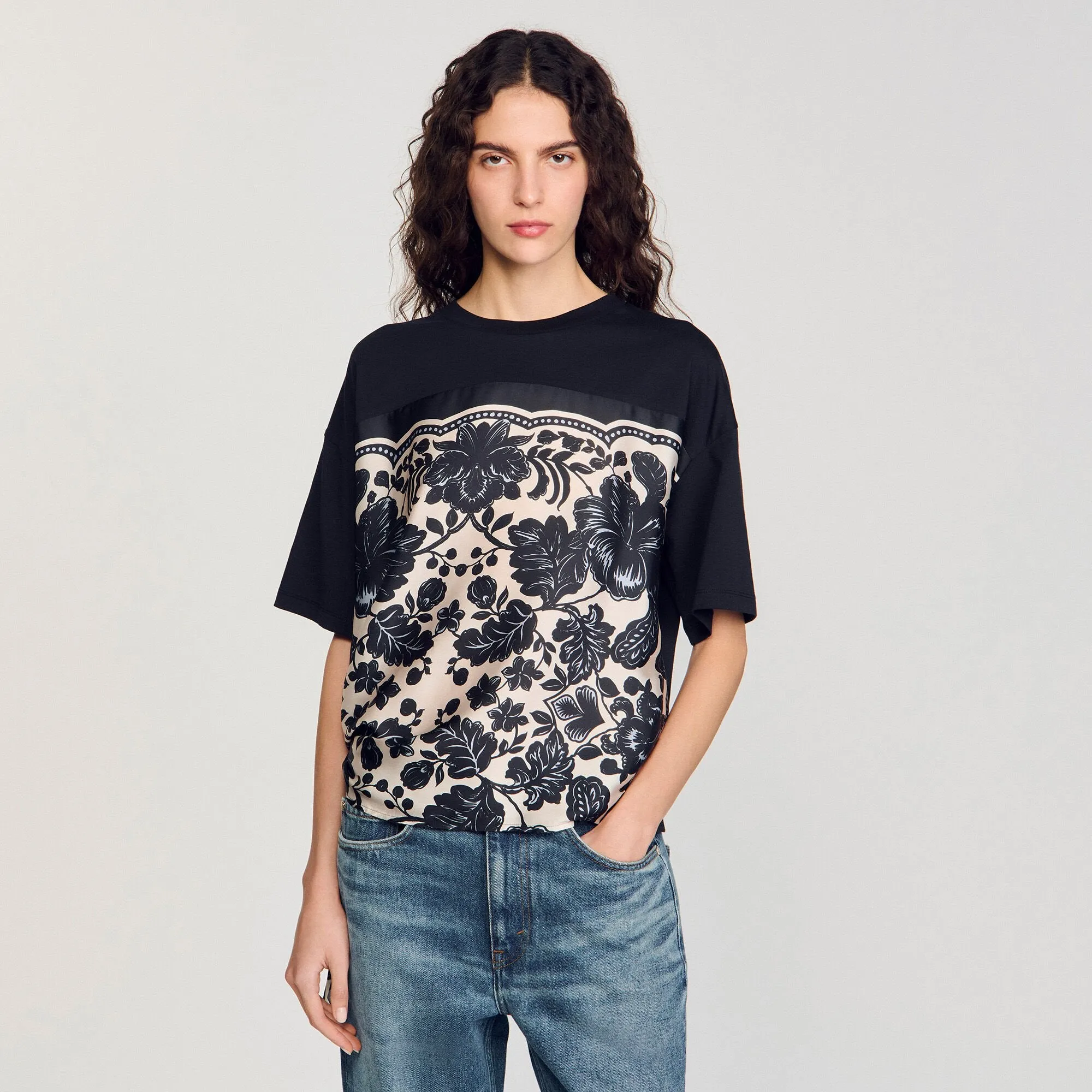 Perry Floral Motif T-Shirt Ecru / Black